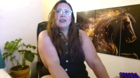 Snapshot of amalia_brunette chatting on 05/01/26, 12:04 AMALIA online show from 05/01/26, 12:04