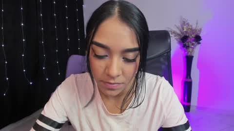 Amalia cruss online show from 12/14/24, 03:29