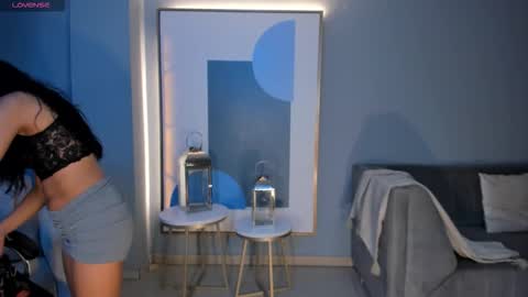 Amalia cruss online show from 11/10/25, 08:08