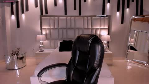 Amalia cruss online show from 02/23/26, 08:17