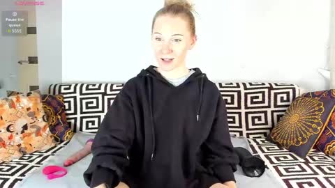 Snapshot of amalia_mio chatting on 04/26/26, 08:45 Amalia online show from 04/26/26, 08:45