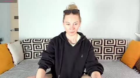 Snapshot of amalia_mio chatting on 04/29/26, 08:51 Amalia online show from 04/29/26, 08:51