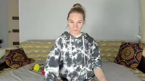 Snapshot of amalia_mio chatting on 05/29/26, 10:02 Amalia online show from 05/29/26, 10:02