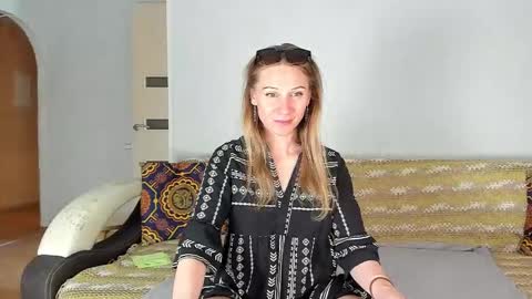 Snapshot of amalia_mio chatting on 06/03/26, 08:28 Amalia online show from 06/03/26, 08:28