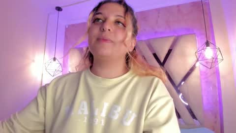 Snapshot of amalia_rosse_ chatting on 02/16/25, 09:26 Amalia Im Back See you soon this January 7 at 10 pm Colombia time online show from 02/16/25, 09:26