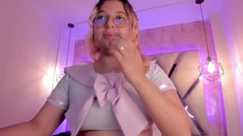 Snapshot of amalia_rosse_ chatting on 03/05/25, 02:03 Amalia Im Back See you soon this January 7 at 10 pm Colombia time online show from 03/05/25, 02:03