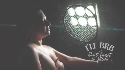 Snapshot of amalia_rosse_ chatting on 10/19/25, 01:50 Amalia Im Back See you soon this January 7 at 10 pm Colombia time online show from 10/19/25, 01:50