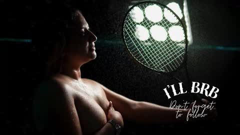Snapshot of amalia_rosse_ chatting on 10/19/25, 09:48 Amalia Im Back See you soon this January 7 at 10 pm Colombia time online show from 10/19/25, 09:48