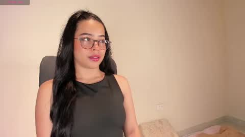 Snapshot of amaliaandrade chatting on 07/06/26, 04:20 Amalia real MIA online show from 07/06/26, 04:20