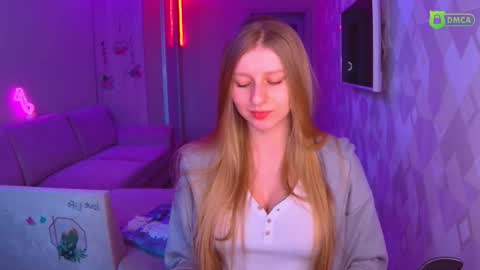 Snapshot of amaliaqueen999 chatting on 12/13/24, 01:12 Amalia online show from 12/13/24, 01:12