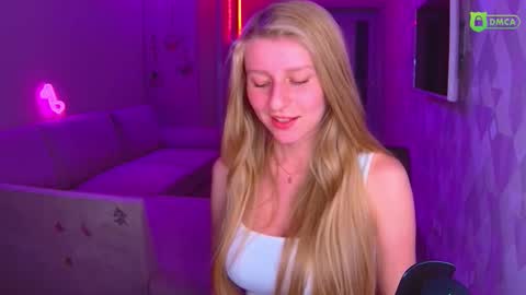 Snapshot of amaliaqueen999 chatting on 11/08/25, 02:50 Amalia online show from 11/08/25, 02:50