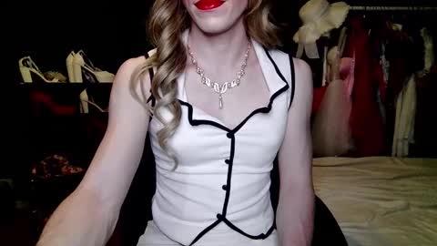 Snapshot of amaliecd chatting on 11/23/25, 07:13 Amalie online show from 11/23/25, 07:13