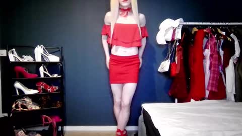 Snapshot of amaliecd chatting on 01/17/26, 08:56 Amalie online show from 01/17/26, 08:56
