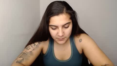 The queen of the biceps  online show from 01/29/25, 08:40