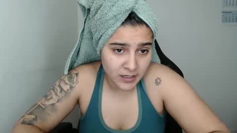 The queen of the biceps  online show from 03/11/25, 06:08