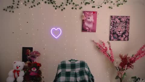 Snapshot of amanda_bright_ chatting on 05/19/26, 10:32 amanda_bright_ online show from 05/19/26, 10:32