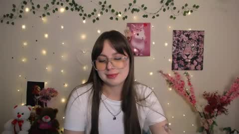 Snapshot of amanda_bright_ chatting on 06/03/26, 02:33 amanda_bright_ online show from 06/03/26, 02:33