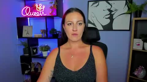 Snapshot of amanda_burn chatting on 06/24/26, 01:43 Amanda online show from 06/24/26, 01:43