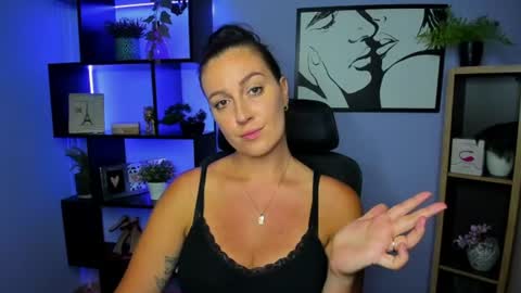 Snapshot of amanda_burn chatting on 07/14/26, 01:39 Amanda online show from 07/14/26, 01:39