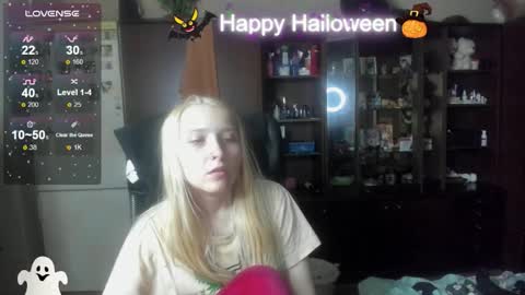 Snapshot of amanda_sherr chatting on 10/30/25, 04:08 Amanda online show from 10/30/25, 04:08