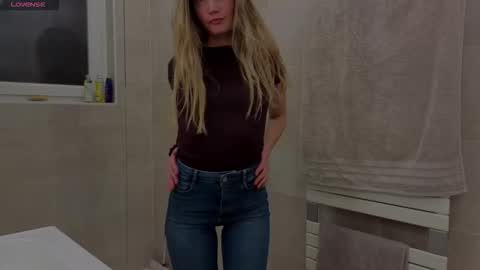 Snapshot of amanda_style chatting on 01/17/26, 08:34 amanda_style online show from 01/17/26, 08:34