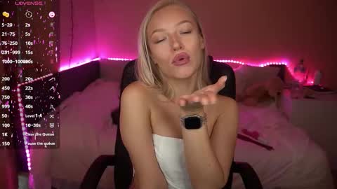 Amanda online show from 09/24/25, 06:17