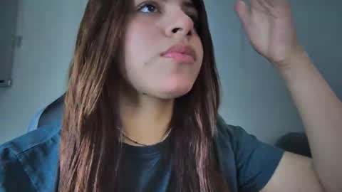 Snapshot of amandabrooks_18 chatting on 03/17/26, 02:49 Amanda online show from 03/17/26, 02:49