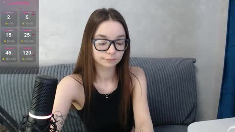 Snapshot of amaneli chatting on 02/11/25, 10:15 Mila online show from 02/11/25, 10:15