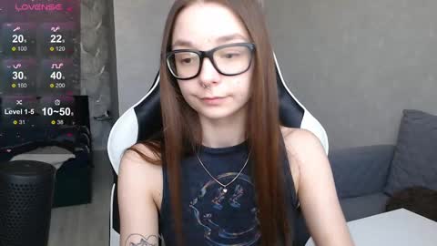 Snapshot of amaneli chatting on 03/06/25, 11:47 Mila online show from 03/06/25, 11:47