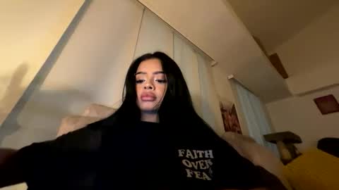 Snapshot of amapola_666 chatting on 04/27/26, 12:52 Ama online show from 04/27/26, 12:52