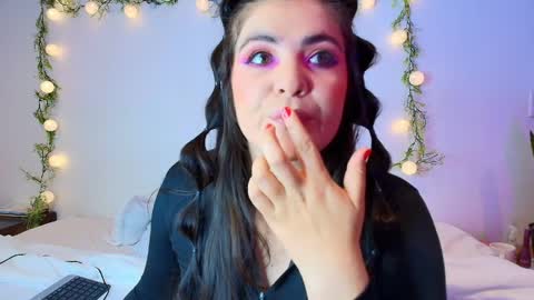 Amara Vega  online show from 04/10/26, 08:19