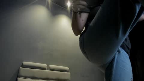 Snapshot of amarettho chatting on 01/18/25, 10:39 Emily online show from 01/18/25, 10:39