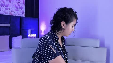 Snapshot of amarettho chatting on 01/21/25, 10:30 Emily online show from 01/21/25, 10:30