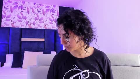 Snapshot of amarettho chatting on 02/04/25, 10:43 Emily online show from 02/04/25, 10:43