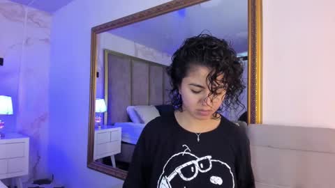 Snapshot of amarettho chatting on 02/10/25, 11:25 Emily online show from 02/10/25, 11:25