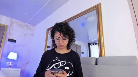 Snapshot of amarettho chatting on 02/10/25, 03:32 Emily online show from 02/10/25, 03:32