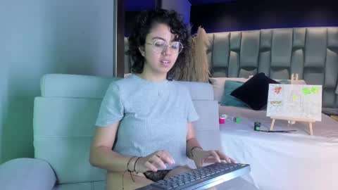 Snapshot of amarettho chatting on 02/15/25, 01:49 Emily online show from 02/15/25, 01:49