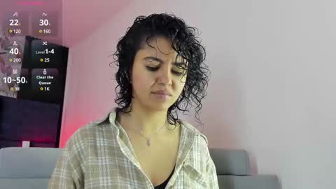 Snapshot of amarettho chatting on 02/17/25, 11:02 Emily online show from 02/17/25, 11:02