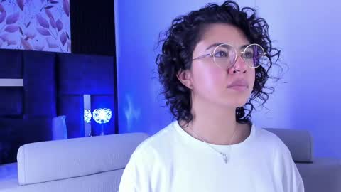 Snapshot of amarettho chatting on 02/22/25, 05:13 Emily online show from 02/22/25, 05:13