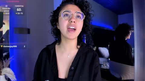 Snapshot of amarettho chatting on 02/24/25, 01:53 Emily online show from 02/24/25, 01:53