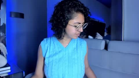 Snapshot of amarettho chatting on 03/03/25, 02:15 Emily online show from 03/03/25, 02:15