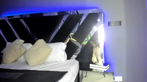 Snapshot of amarettho chatting on 03/12/25, 11:09 Emily online show from 03/12/25, 11:09