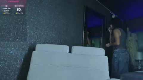 Snapshot of amarettho chatting on 10/01/25, 10:43 Emily online show from 10/01/25, 10:43