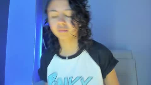 Snapshot of amarettho chatting on 10/03/25, 11:29 Emily online show from 10/03/25, 11:29