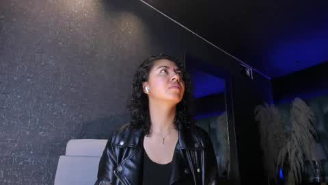 Snapshot of amarettho chatting on 10/12/25, 12:04 Emily online show from 10/12/25, 12:04