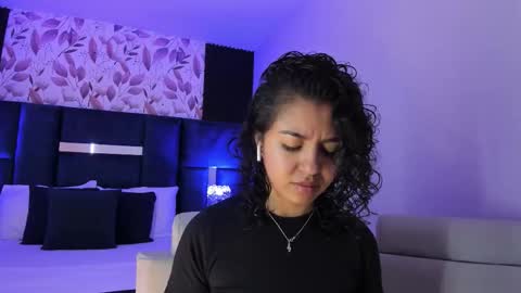 Snapshot of amarettho chatting on 10/15/25, 11:10 Emily online show from 10/15/25, 11:10