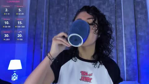 Snapshot of amarettho chatting on 10/20/25, 11:21 Emily online show from 10/20/25, 11:21