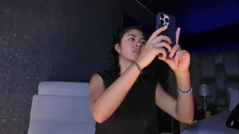 Snapshot of amarettho chatting on 10/23/25, 11:09 Emily online show from 10/23/25, 11:09