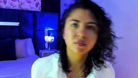 Snapshot of amarettho chatting on 11/23/25, 11:43 Emily online show from 11/23/25, 11:43