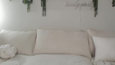 Snapshot of amaya_floress chatting on 11/27/25, 07:54 amaya_floress online show from 11/27/25, 07:54